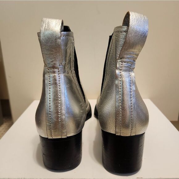 Rag & Bone "Walker" Silver Metallic Leather Chelsea Boots Sz.7/37 Ret.$495 - Picture 9 of 11